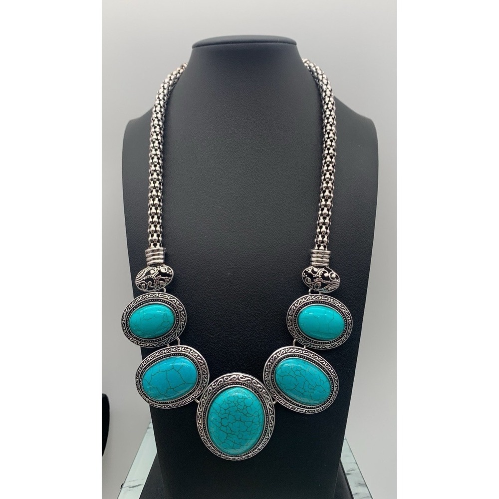 Chunky Ornate Silver Tone & Faux Turquoise Boho Southwestern Statement Necklace
